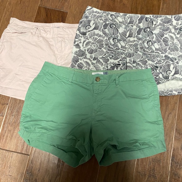 Women’s Old Navy shorts all size 10 - Picture 2 of 11